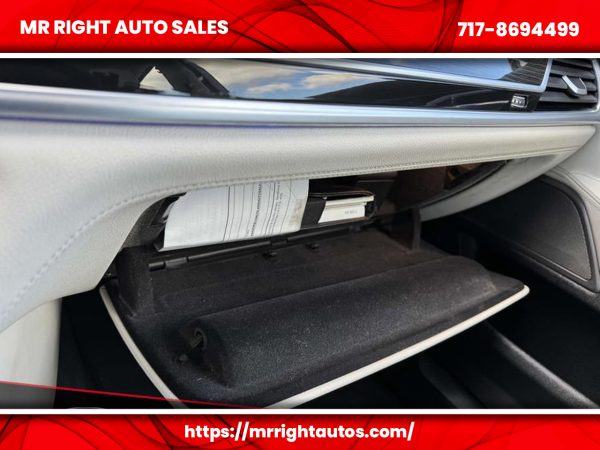 2016 BMW 7 Series 4dr Sdn 740i RWD - Image 11