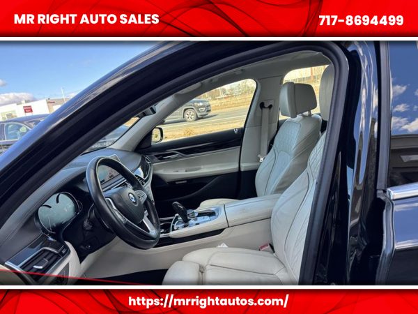2016 BMW 7 Series 4dr Sdn 740i RWD - Image 12