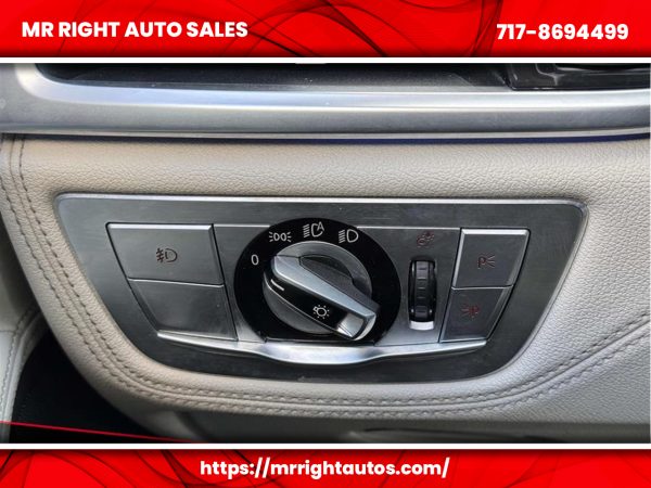 2016 BMW 7 Series 4dr Sdn 740i RWD - Image 16