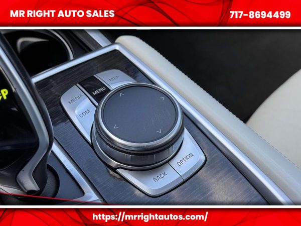 2016 BMW 7 Series 4dr Sdn 740i RWD - Image 17