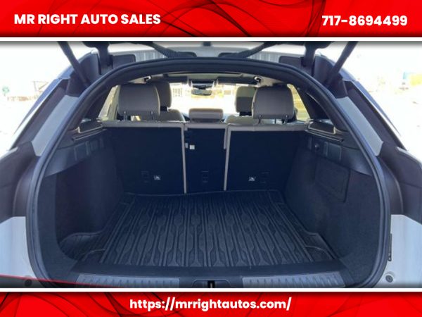 2018 Land Rover Range Rover Velar P250 R-Dynamic SE - Image 19