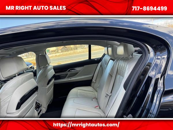 2016 BMW 7 Series 4dr Sdn 740i RWD - Image 21