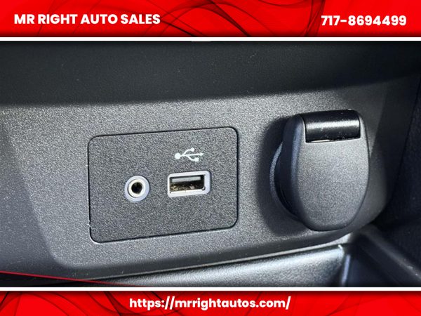 2018 Nissan Rogue FWD SV - Image 18