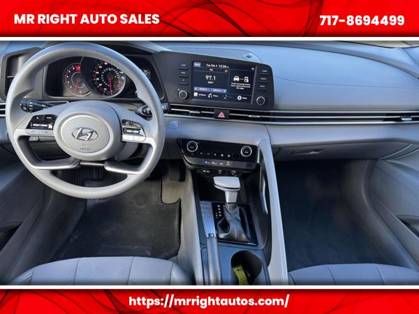 2023 Hyundai Elantra SEL IVT - Image 21