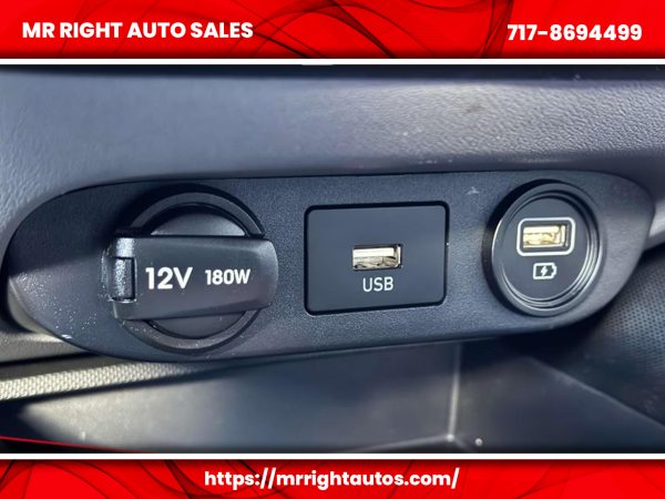 2023 Hyundai Elantra SEL IVT - Image 23