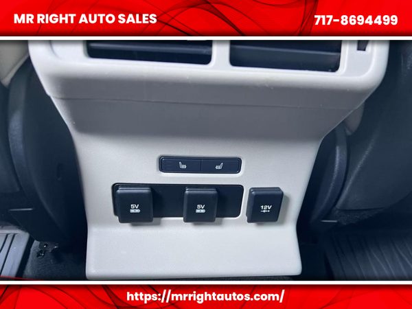 2018 Land Rover Range Rover Velar P250 R-Dynamic SE - Image 25