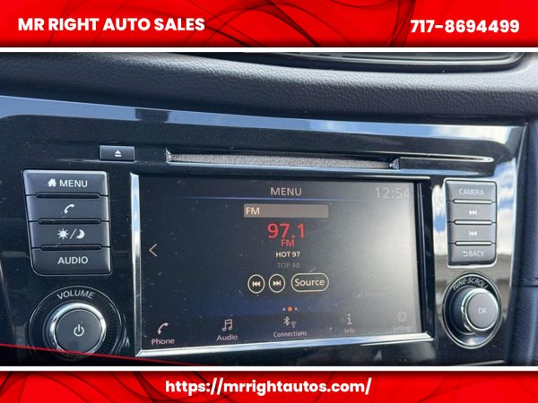 2018 Nissan Rogue FWD SV - Image 23