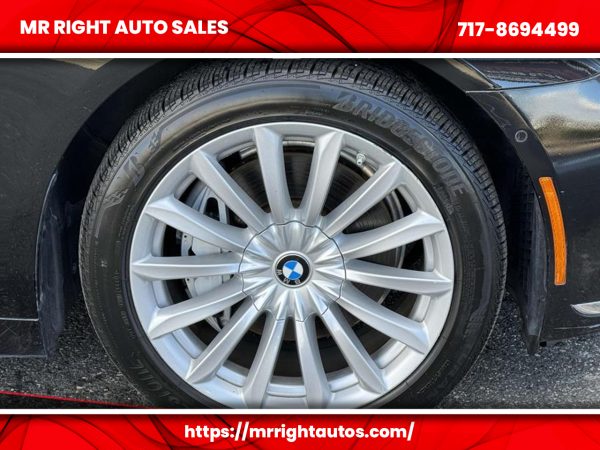2016 BMW 7 Series 4dr Sdn 740i RWD - Image 27