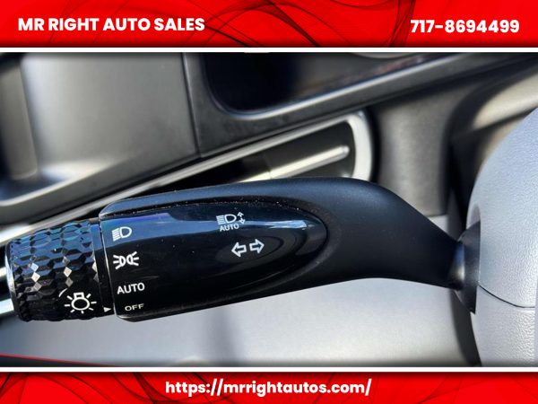 2023 Hyundai Elantra SEL IVT - Image 26