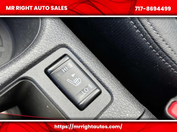 2018 Nissan Rogue FWD SV - Image 24