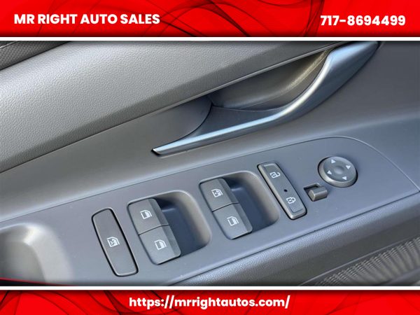 2023 Hyundai Elantra SEL IVT - Image 27