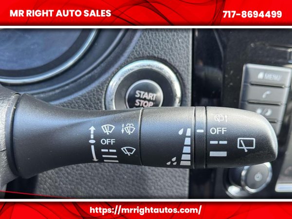 2018 Nissan Rogue FWD SV - Image 25