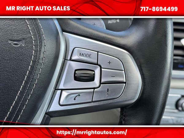 2016 BMW 7 Series 4dr Sdn 740i RWD - Image 29