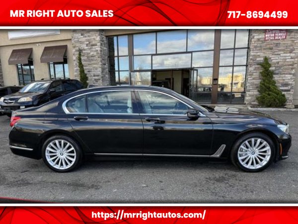 2016 BMW 7 Series 4dr Sdn 740i RWD - Image 4