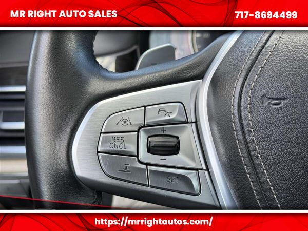 2016 BMW 7 Series 4dr Sdn 740i RWD - Image 32