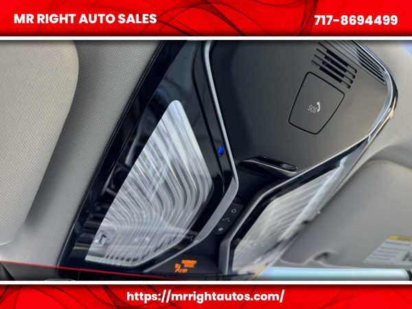 2016 BMW 7 Series 4dr Sdn 740i RWD - Image 33