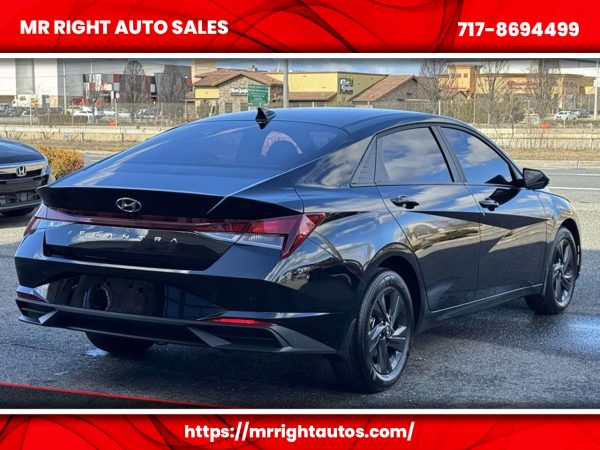 2023 Hyundai Elantra SEL IVT - Image 5