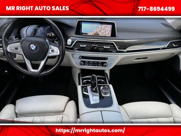2016 BMW 7 Series 4dr Sdn 740i RWD - Image 7