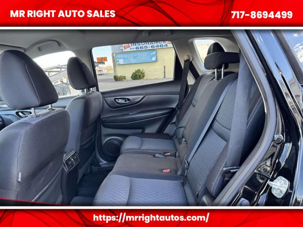 2018 Nissan Rogue FWD SV - Image 5