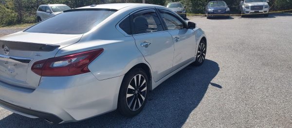 2016 Nissan Altima - Image 5