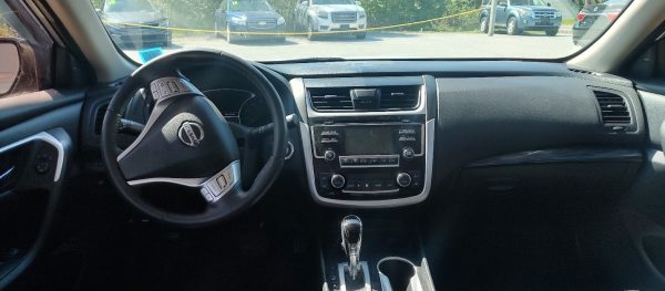 2016 Nissan Altima - Image 8