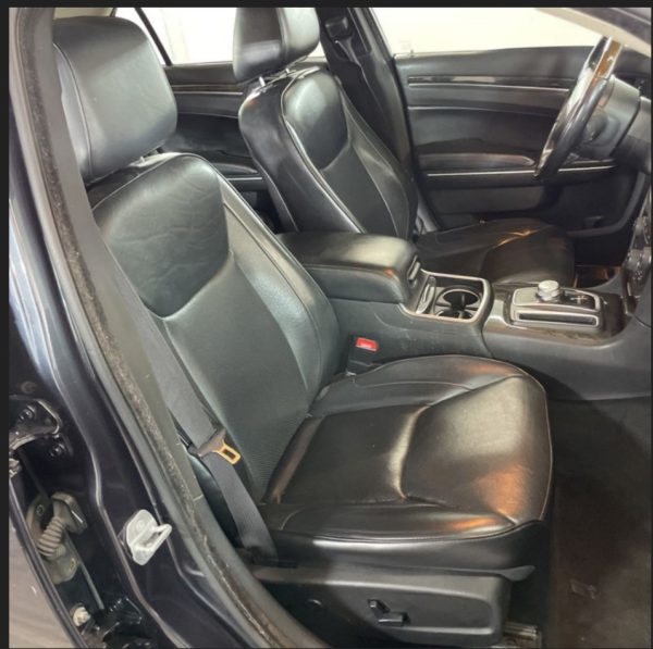 2016 Chrysler - Image 6