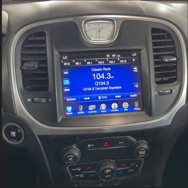 2016 Chrysler - Image 8
