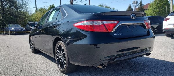 2016 Toyota Camry XSE - Image 8